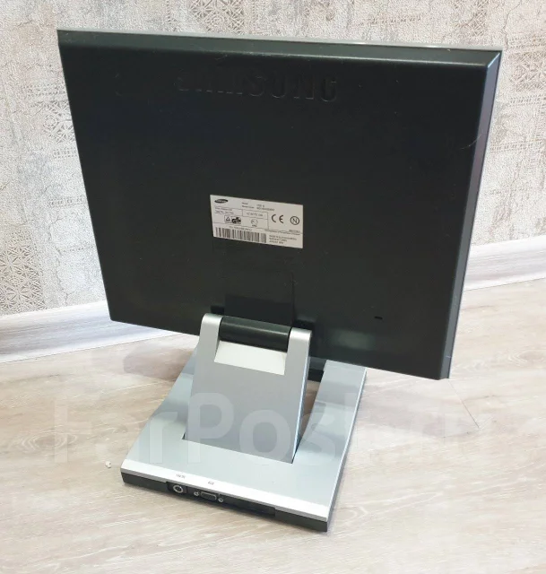 Samsung. 17" ����