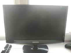 Samsung. 21.5"