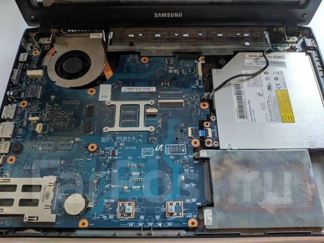 Samsung R580. 15.6", WiFi: 1, Bluetooth: 1. ��� ����� �� ������������ ����