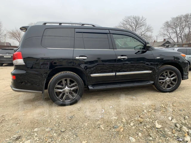 Lexus LX570. �������, 4wd, 5.7 (367��.�.), ������, 190 000����. �� ����