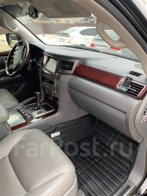 Lexus LX570. �������, 4wd, 5.7 (367��.�.), ������, 190 000����. �� ����