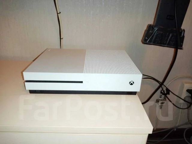 Microsoft Xbox One S ����