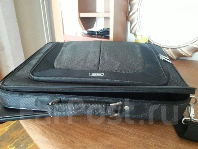 Lenovo G780. 16.9", 2,9����, ��� 8 ��, ���� 8���, WiFi: 1, Bluetooth: 1, ����������� �� 4��. ����