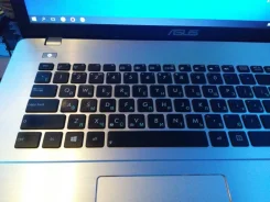 Asus X750L. 17.3", ��� 8 ��, ���� 1 000���, WiFi: 1, Bluetooth: 1, ����������� �� 3��. ����