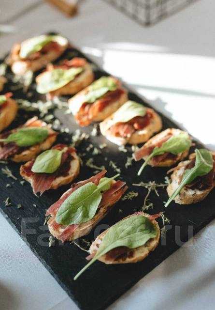 Кейтеринг на корпоратив от 330 р/гость. Доставка еды во Владивостоке