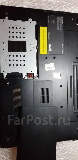 Sony VAIO VPC-EC3S1R. 17.3", ��� 256 �� � ������ ����