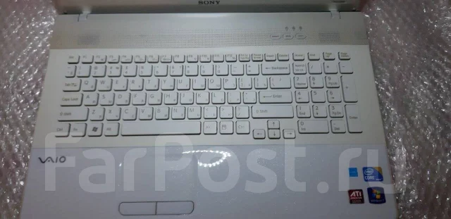 Sony VAIO VPC-EC3S1R. 17.3", ��� 256 �� � ������ ����