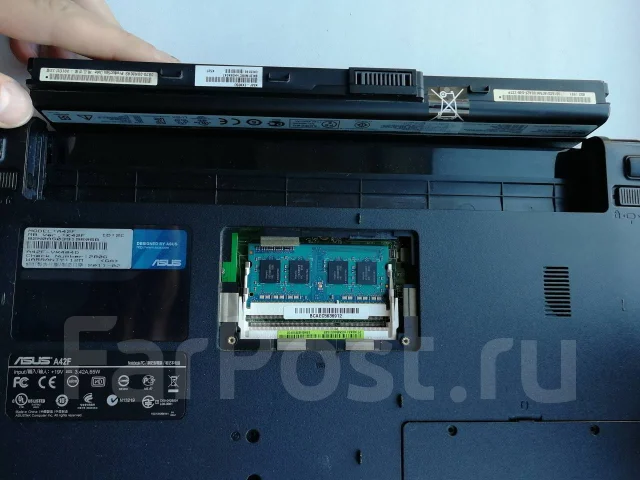 Asus A42F. 14", 2,2����, ��� 4 ��, ���� 320���, WiFi: 1, ����������� �� 1��. ����