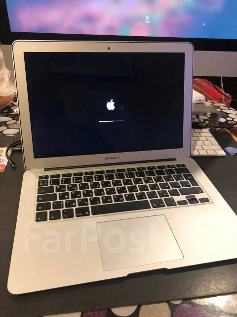 Apple MacBook Air 13 2013 Mid MD761. 13.3", 1,3����, ��� 4 ��, ���� 256���, WiFi: 1, Bluetooth: 1, ����������� �� 5��. ����
