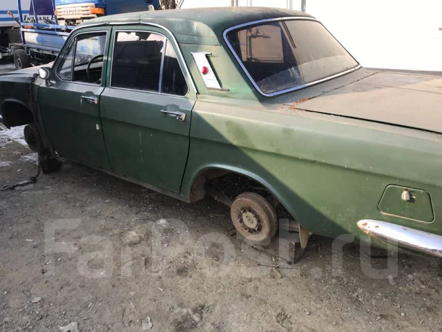 Волга зеленый салон