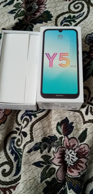 Huawei Y5. �����, ������� ����