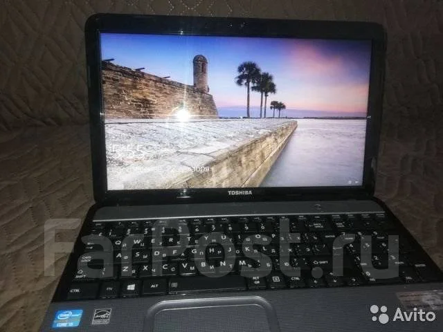 Toshiba Satellite L850-DJS. 15.6", 2,5����, ��� 4 ��, ���� 500���, WiFi: 1, Bluetooth: 1 ����