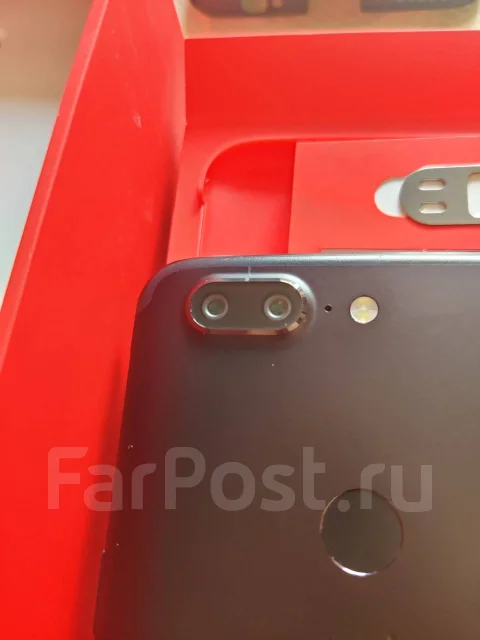OnePlus 5T. �/�, ������, 4G LTE, Dual-SIM, NFC ����