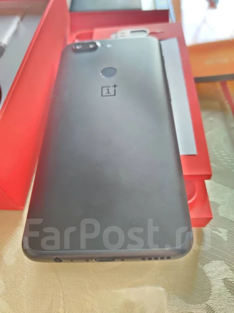 OnePlus 5T. �/�, ������, 4G LTE, Dual-SIM, NFC ����