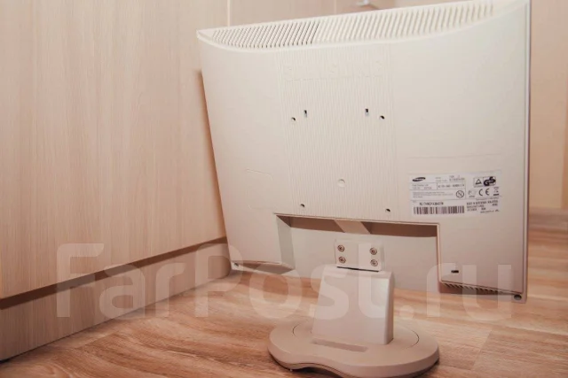 Samsung. 17" ����
