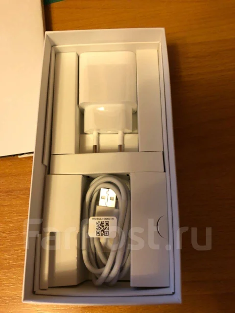 Xiaomi Redmi 7. �����, ������, 4G LTE, Dual-SIM ����