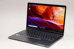 Asus ZenBook. 13.3", 3,4����, ��� 8 ��, ���� 252���, WiFi: 1, Bluetooth: 1, ����������� �� 11��. ����