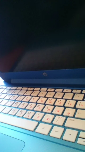 HP Stream. 13.3", 2,1����, ��� 2048 ��, ���� 32���, WiFi: 1, Bluetooth: 1, ����������� �� 6��. ����