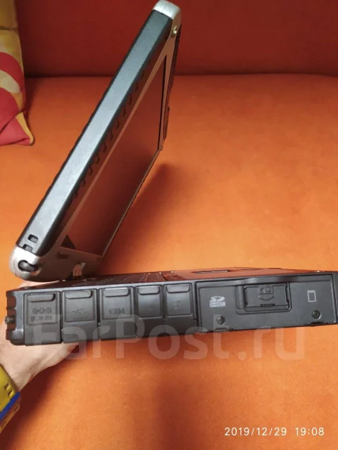 Panasonic Toughbook CF-19. 10.5", 1,6����, ��� 2048 ��, ���� 1 000���, ����������� �� 8��. ����