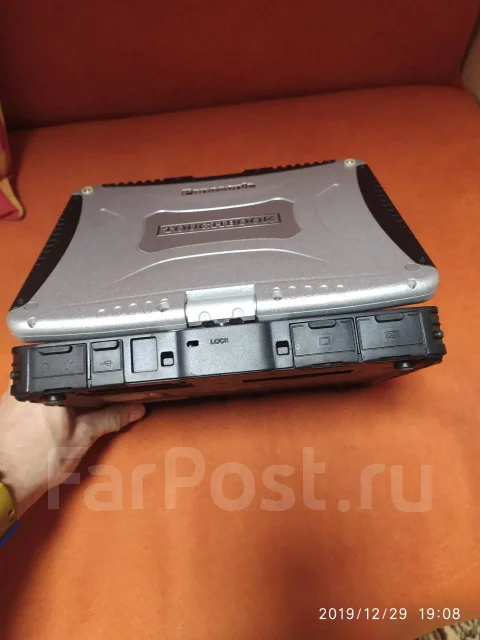 Panasonic Toughbook CF-19. 10.5", 1,6����, ��� 2048 ��, ���� 1 000���, ����������� �� 8��. ����