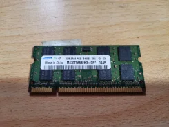 SO-DIMM DDR2.