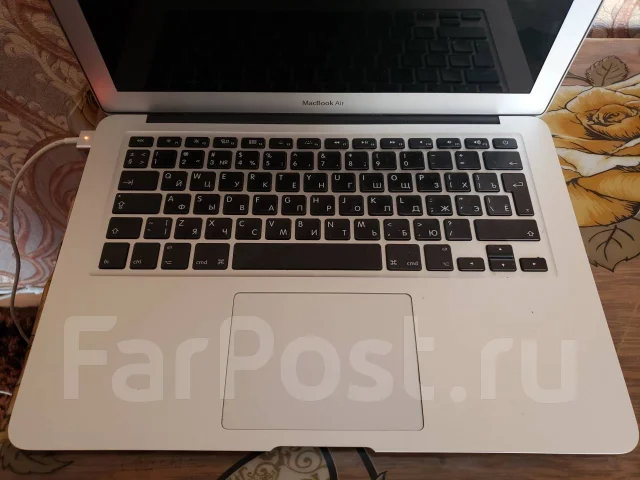 Apple MacBook Air 13 2014 Early. 13", 1,4����, ��� 4 ��, ���� 128���, WiFi: 1, Bluetooth: 1, ����������� �� 8��. ����