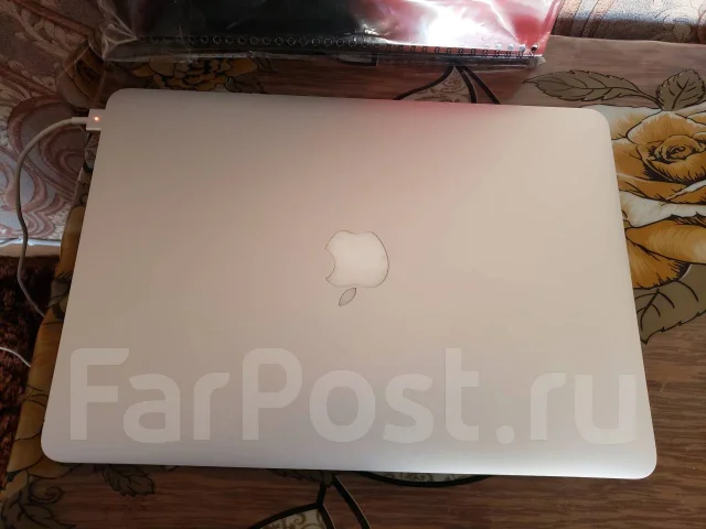 Apple MacBook Air 13 2014 Early. 13", 1,4����, ��� 4 ��, ���� 128���, WiFi: 1, Bluetooth: 1, ����������� �� 8��. ����