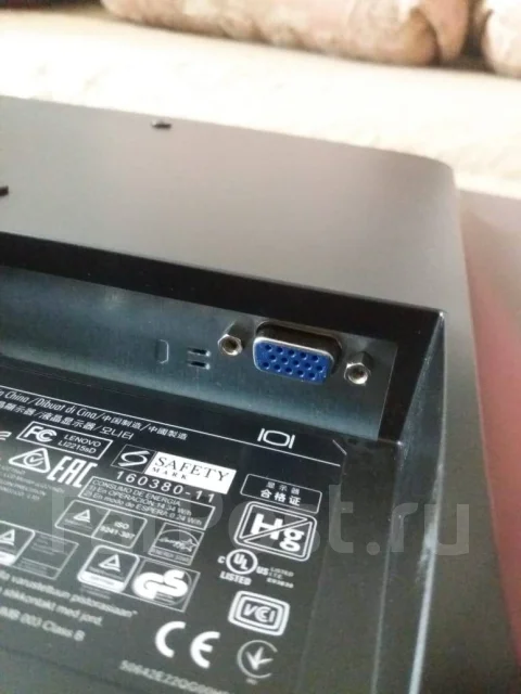 Lenovo. 22" ����