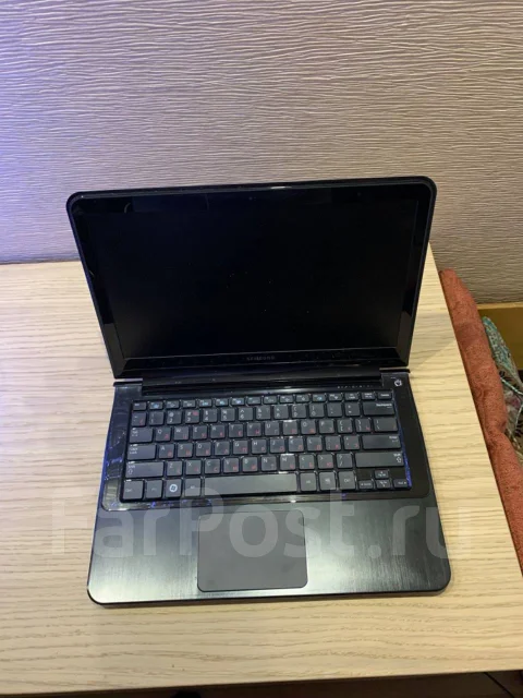 Samsung 900X3A. 13.3", 1 400����, ��� 4 ��, ���� 128���, WiFi: 1, Bluetooth: 1, ����������� �� 7��. ����