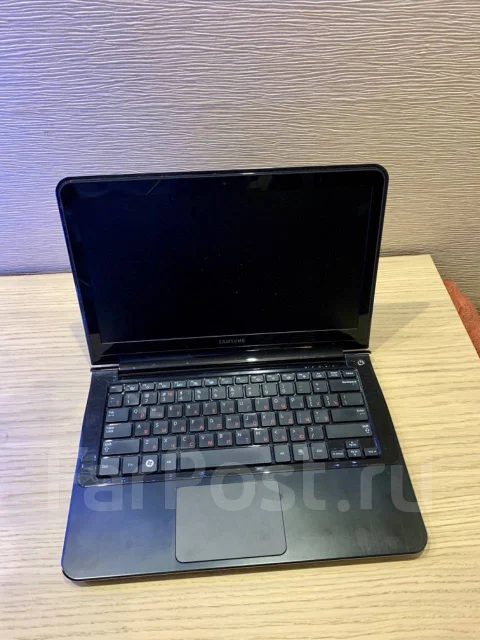 Samsung 900X3A. 13.3", 1 400����, ��� 4 ��, ���� 128���, WiFi: 1, Bluetooth: 1, ����������� �� 7��. ����