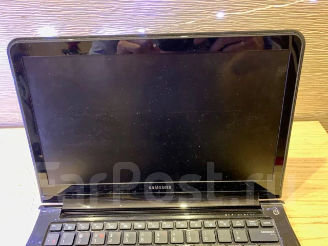 Samsung 900X3A. 13.3", 1 400����, ��� 4 ��, ���� 128���, WiFi: 1, Bluetooth: 1, ����������� �� 7��. ����