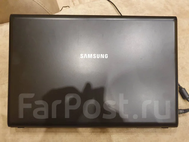 Samsung R519. 15.6", 2,4����, ��� 4 ��, ���� 500���, WiFi: 1, Bluetooth: 1 ����