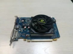 GeForce GT 220 ����