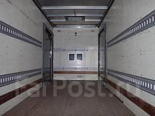 Hino Dutro ����
