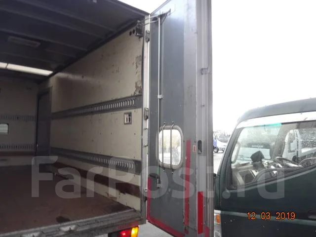 Hino Dutro ����