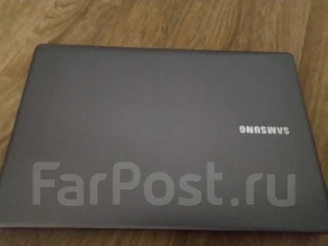 Samsung 700Z5A. 15.6", 2,4����, ��� 12 ��, ���� 500���, WiFi: 1, Bluetooth: 1, ����������� �� 1��. ����