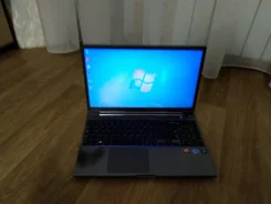 Samsung 700Z5A. 15.6", 2,4����, ��� 12 ��, ���� 500���, WiFi, Bluetooth, ����������� �� 1��. ����