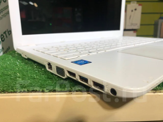 Asus X540S. 15.6", 1,6����, ��� 4 ��, ���� 500���, WiFi: 1, Bluetooth: 1, ����������� �� 2��. ����