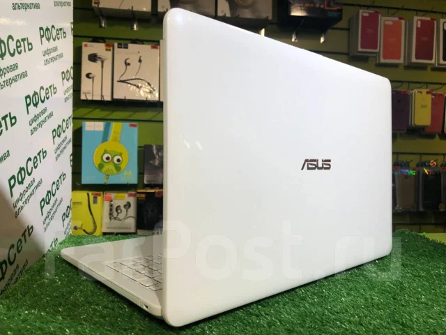 Asus X540S. 15.6", 1,6����, ��� 4 ��, ���� 500���, WiFi: 1, Bluetooth: 1, ����������� �� 2��. ����