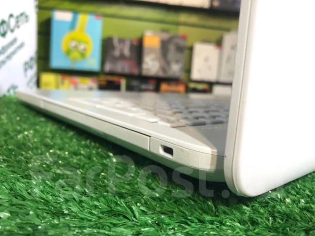 Asus X540S. 15.6", 1,6����, ��� 4 ��, ���� 500���, WiFi: 1, Bluetooth: 1, ����������� �� 2��. ����