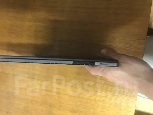 Asus Transformer Book. 13.3", 2,5����, ��� 8 ��, ���� 512���, WiFi: 1, Bluetooth: 1, ����������� �� 2��. ����