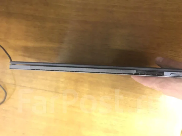 Asus Transformer Book. 13.3", 2,5����, ��� 8 ��, ���� 512���, WiFi: 1, Bluetooth: 1, ����������� �� 2��. ����