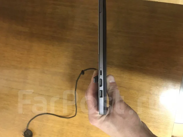 Asus Transformer Book. 13.3", 2,5����, ��� 8 ��, ���� 512���, WiFi: 1, Bluetooth: 1, ����������� �� 2��. ����