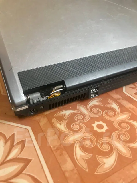 Asus F3S. 15.4", 2����, ��� 2048 ��, ���� 120���, WiFi: 1, Bluetooth: 1, ����������� �� 1��. ����