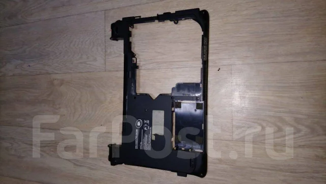 DNS. 15.6", ��� 4 ��, ���� 500���, WiFi: 1, Bluetooth: 1, ����������� �� 1��. ����