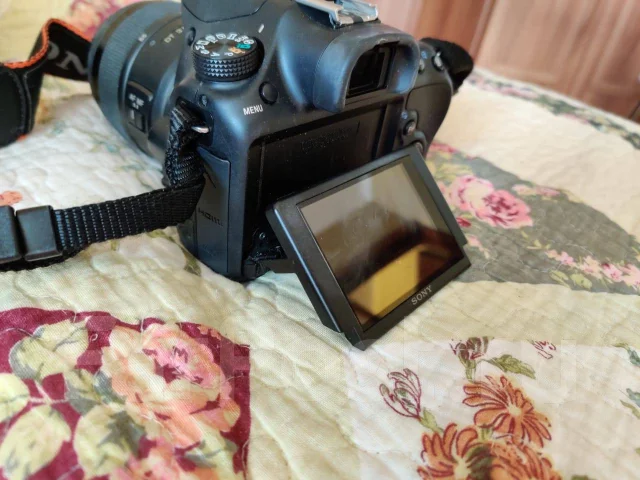 Sony Alpha SLT-A58. 20 � ����� �� ����