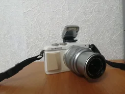 Olympus Pen E-PL7. 15 - 19.9 ��