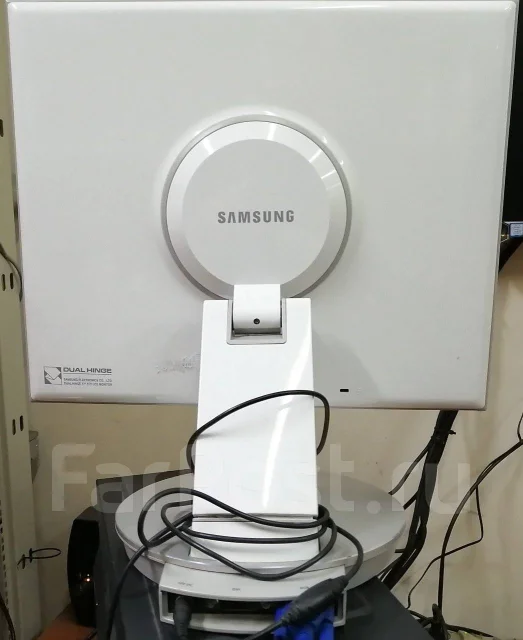 Samsung. 17" ����