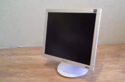 Samsung. 17" ����