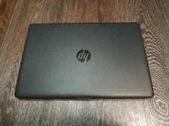 HP 15-ra073ur. 15.6", 1,6����, ��� 4 ��, ���� 500���, WiFi: 1, Bluetooth: 1, ����������� �� 11��. ����
